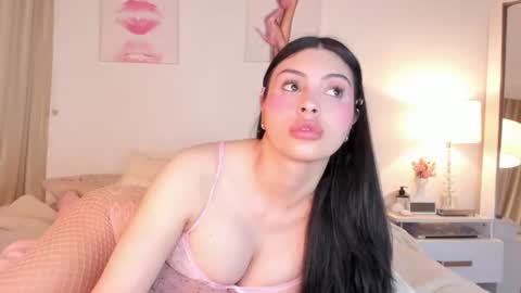 Snapshot of halseycox__ chatting on 06/24/26, 11:53 Halsey Maria online show from 06/24/26, 11:53