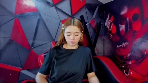 Hana and Zeta online show from 12/20/25, 12:45