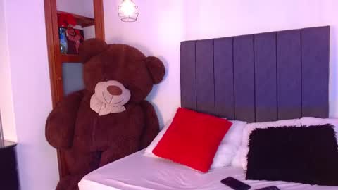 hana_ming online show from 12/01/25, 12:32