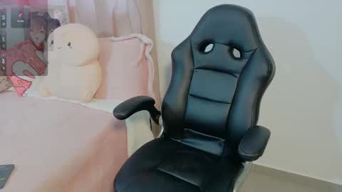 Snapshot of hanaa_rosse chatting on 03/11/25, 02:18 Hanna Rosse online show from 03/11/25, 02:18