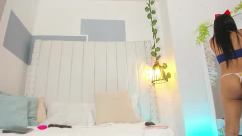 hanah_gray online show from 10/31/25, 11:11