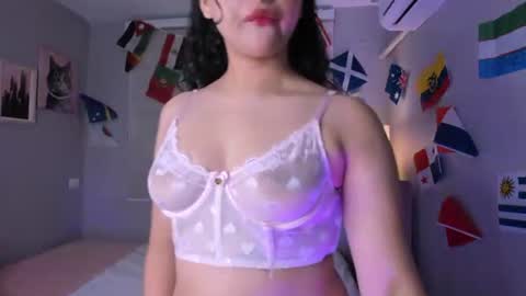 Hanna Lineros  online show from 06/25/26, 01:04