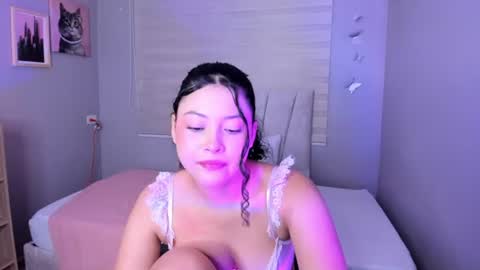 Hanna Lineros  online show from 07/28/26, 03:21