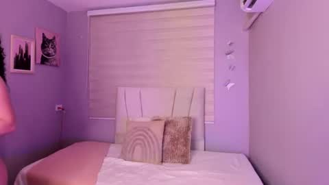 Hanna Lineros  online show from 07/30/26, 01:10