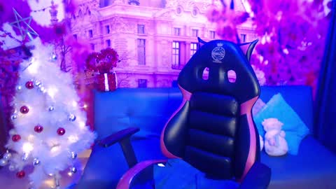 Snapshot of hanaku_8 chatting on 12/14/24, 05:25 Hanaku online show from 12/14/24, 05:25