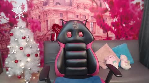 Snapshot of hanaku_8 chatting on 12/18/24, 05:10 Hanaku online show from 12/18/24, 05:10