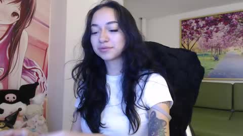 Snapshot of hanaku_8 chatting on 11/08/25, 01:22 Hanaku online show from 11/08/25, 01:22