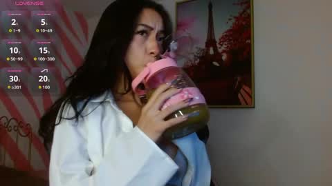 Hanaku  online show from 04/15/26, 08:31