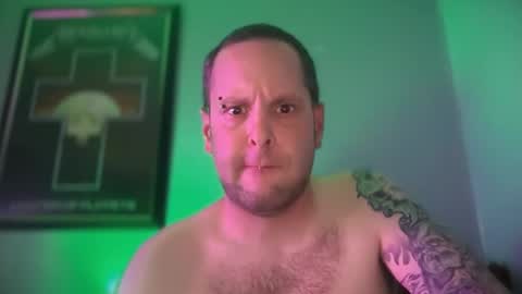 hand_banana_420 online show from 09/17/25, 02:02