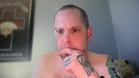 hand_banana_420 online show from 12/17/25, 01:44