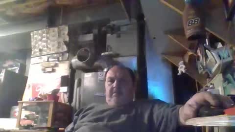 Snapshot of handiemanhere chatting on 03/31/26, 03:52 naked man online show from 03/31/26, 03:52