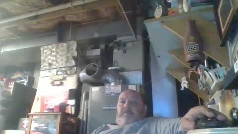 Snapshot of handiemanhere chatting on 04/28/26, 09:09 naked man online show from 04/28/26, 09:09