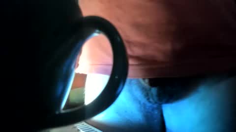 Snapshot of handncocknocum chatting on 01/20/25, 07:25 handncocknocum online show from 01/20/25, 07:25