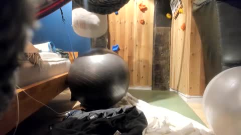 Snapshot of handncocknocum chatting on 02/11/25, 06:55 handncocknocum online show from 02/11/25, 06:55