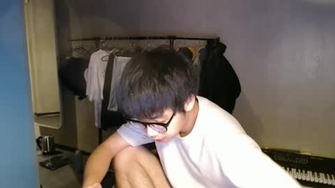 handsome_mannn online show from 10/11/25, 08:51