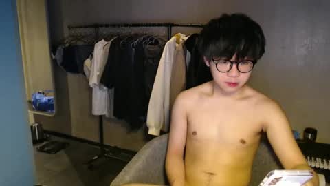 handsome_mannn online show from 12/16/25, 10:04