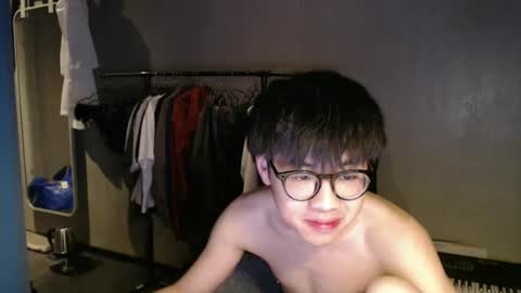 Snapshot of handsome_mannn chatting on 04/17/26, 09:07 handsome_mannn online show from 04/17/26, 09:07