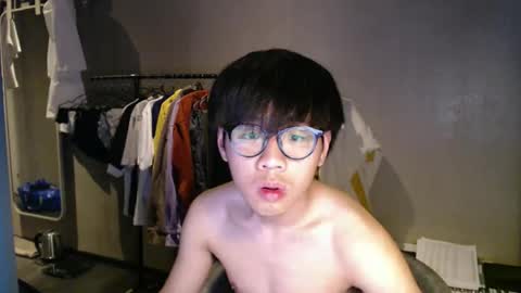 Snapshot of handsome_mannn chatting on 05/03/26, 10:05 handsome_mannn online show from 05/03/26, 10:05