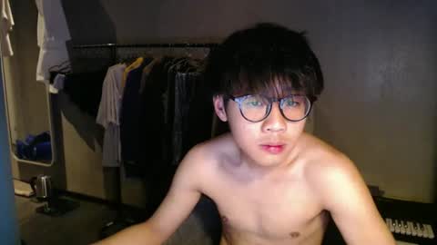 Snapshot of handsome_mannn chatting on 05/10/26, 10:26 handsome_mannn online show from 05/10/26, 10:26