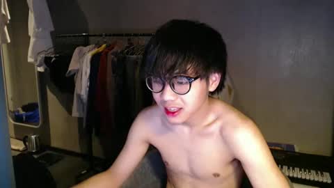 Snapshot of handsome_mannn chatting on 05/15/26, 09:22 handsome_mannn online show from 05/15/26, 09:22