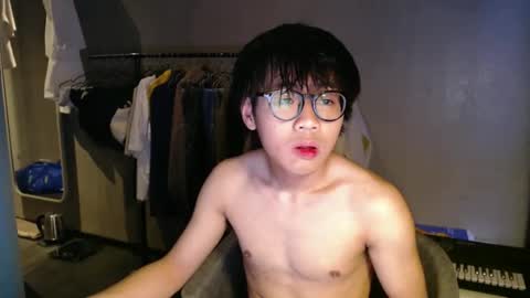 Snapshot of handsome_mannn chatting on 05/16/26, 07:23 handsome_mannn online show from 05/16/26, 07:23