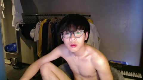 Snapshot of handsome_mannn chatting on 05/17/26, 07:10 handsome_mannn online show from 05/17/26, 07:10
