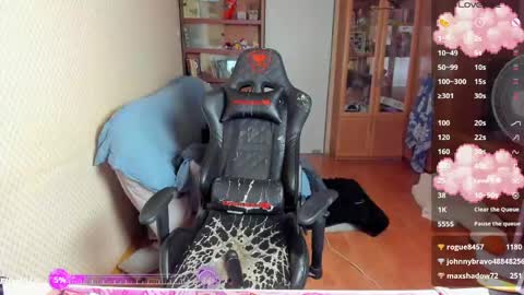 Snapshot of handsome_whale chatting on 06/06/26, 05:50 Mila online show from 06/06/26, 05:50