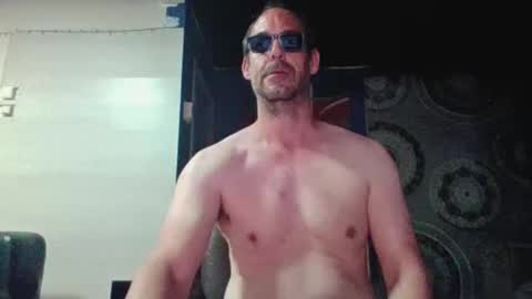 handsomeguy4ever online show from 04/23/26, 10:34