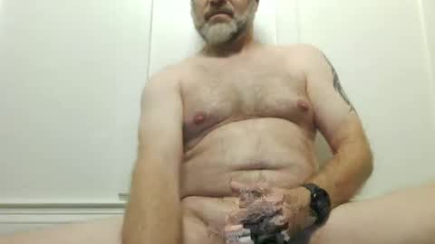 Snapshot of handyman1968 chatting on 10/14/25, 03:07 handyman1968 online show from 10/14/25, 03:07