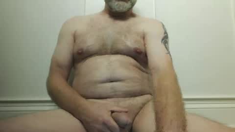 Snapshot of handyman1968 chatting on 10/16/25, 01:06 handyman1968 online show from 10/16/25, 01:06