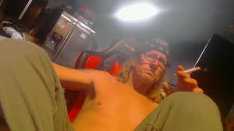 Snapshot of handyman5303 chatting on 01/01/25, 12:44 Handystudman online show from 01/01/25, 12:44