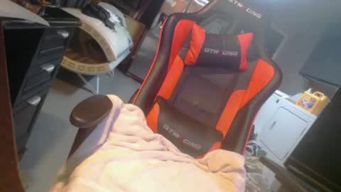 Snapshot of handyman5303 chatting on 01/01/25, 03:46 Handystudman online show from 01/01/25, 03:46