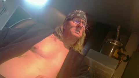 Snapshot of handyman5303 chatting on 02/04/25, 11:27 Handystudman online show from 02/04/25, 11:27