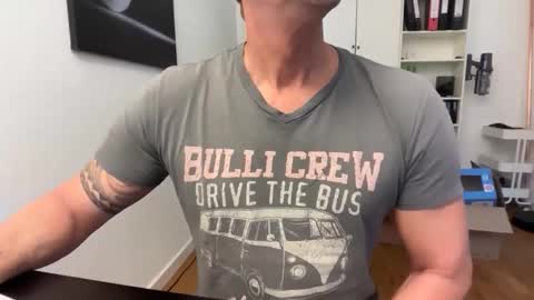 hanky online show from 10/09/25, 06:33