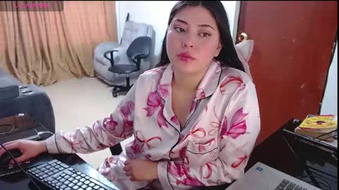 Snapshot of hanna__11_ chatting on 11/13/25, 08:52 Hanna online show from 11/13/25, 08:52