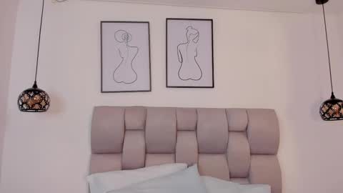 hanna__evans_ online show from 10/08/25, 11:52