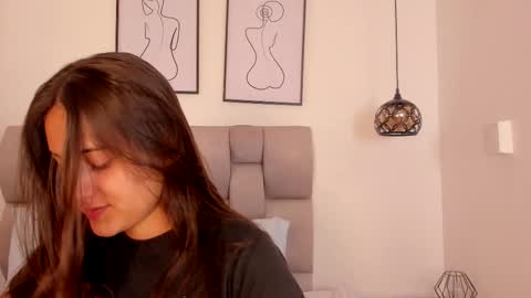 hanna__evans_ online show from 10/21/25, 11:55