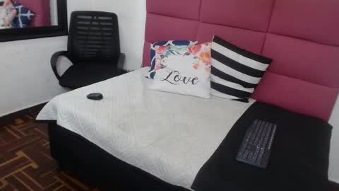 Hanna Palmer online show from 01/11/25, 04:25