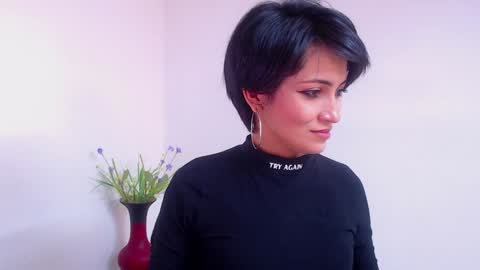 Sara online show from 01/20/25, 05:27