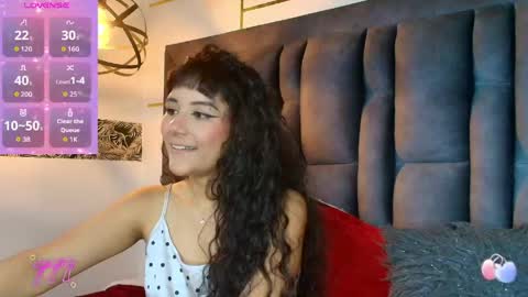 Snapshot of hanna_clark__ chatting on 04/25/26, 12:19 Hanna clark online show from 04/25/26, 12:19