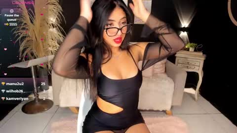 Snapshot of hanna_fost chatting on 01/28/25, 12:54 im Hanna online show from 01/28/25, 12:54