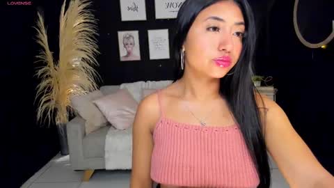 Snapshot of hanna_fost chatting on 02/11/25, 12:58 im Hanna online show from 02/11/25, 12:58
