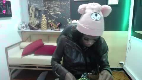 hanna_lamber online show from 03/12/25, 02:09