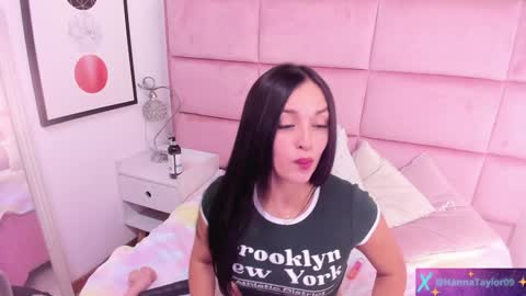 Snapshot of hanna_taylorr chatting on 02/07/25, 11:12  Hanna  online show from 02/07/25, 11:12