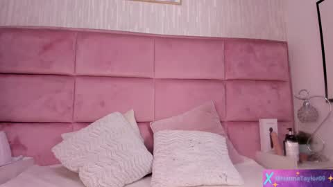 Snapshot of hanna_taylorr chatting on 10/09/25, 03:26  Hanna  online show from 10/09/25, 03:26