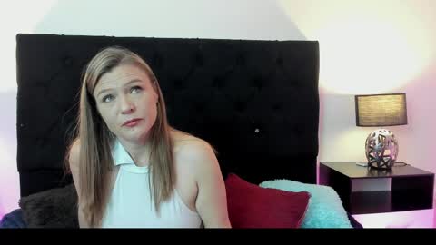 Snapshot of hanna_vell11 chatting on 05/13/26, 01:47 hanna_vell11 online show from 05/13/26, 01:47