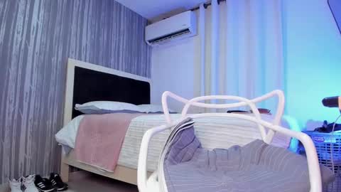 Hanna online show from 02/21/25, 02:59