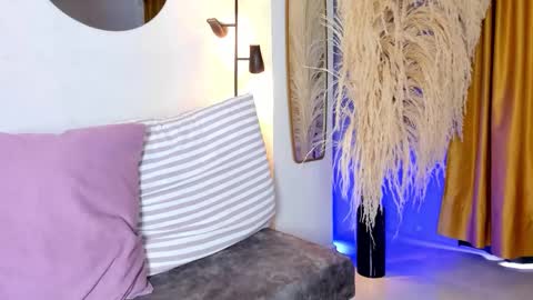 Sara online show from 11/15/25, 04:47