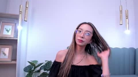 Snapshot of hannacarttier_ chatting on 06/26/26, 12:09 Hanna Carttier online show from 06/26/26, 12:09
