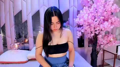 hannacollins_2 online show from 04/14/26, 02:56